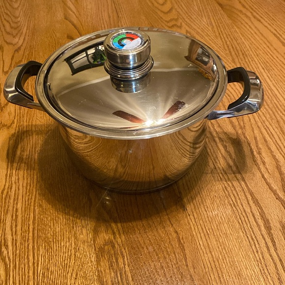 Nutri-Stahl Pot